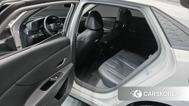 Hyundai The New Avante (CN7) 2025 Серебристо-серый из Кореи, фото 2