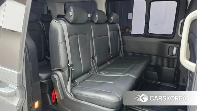 Hyundai Staria 2023 Серебристо-серый из Кореи, фото 2