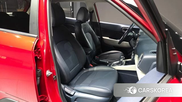 Hyundai Venue 2022 Красный из Кореи, фото 2
