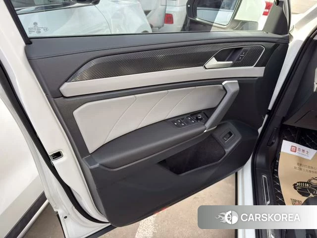 Volkswagen Tayron 2023 Белый из Китая, фото 2