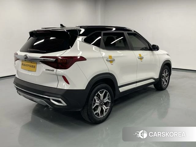 Kia KX3 2021 Белый из Китая, фото 2