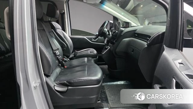 Hyundai Staria 2021 Серебряный из Кореи, фото 2
