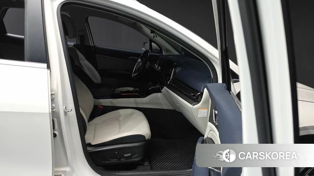 Kia Sportage 5th Generation Hybrid 2022 Белый из Кореи, фото 2