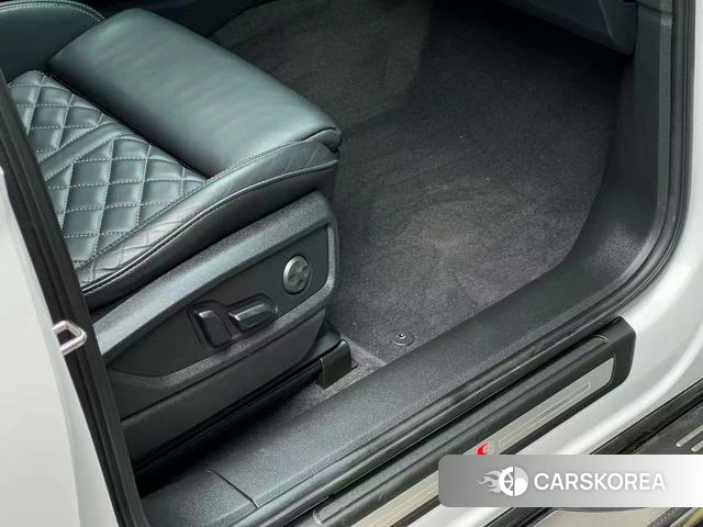 Audi Q5L 2022 Белый из Китая, фото 2