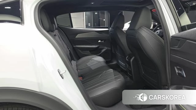 Peugeot 408 2025 Белый из Кореи, фото 2
