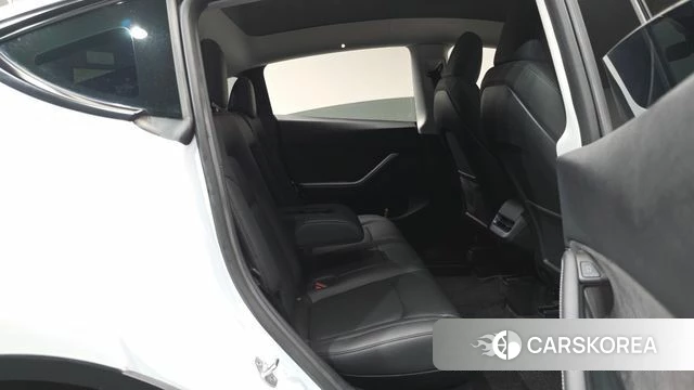 Tesla Model Y 2024 Белый из Кореи, фото 2