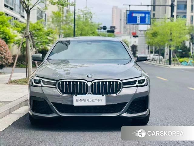 BMW 5 series 2023 Темно-серый из Китая, фото 2