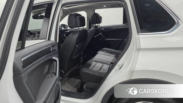 Volkswagen Tiguan second Generation 2019 Белый из Кореи, фото 2