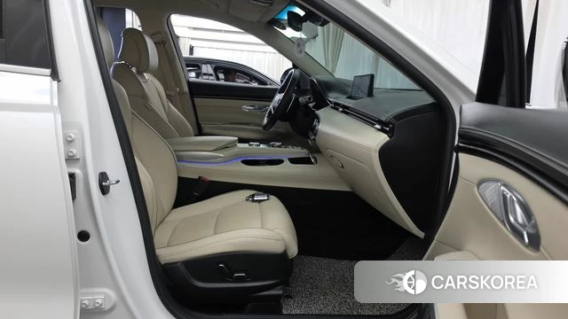 Genesis GV70 2023 Белый из Кореи, фото 2