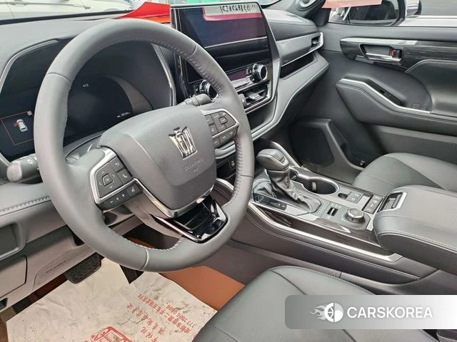 Toyota Crown 2023 Белый из Китая, фото 2