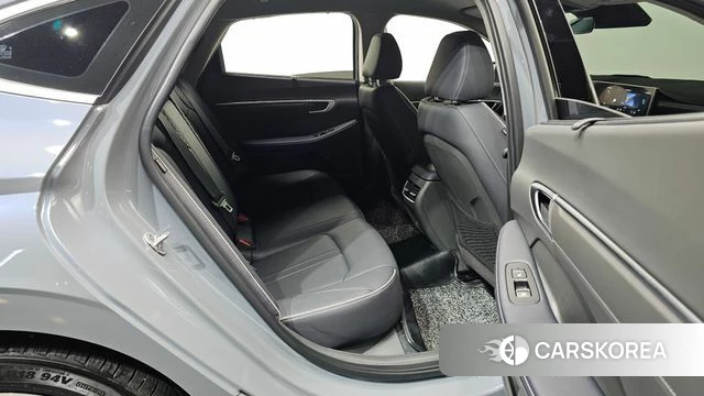 Hyundai Sonata D Edge (DN8) 2024 Светло-серебряный цвет из Кореи, фото 2