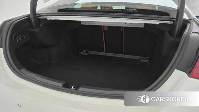 Mercedes-Benz C-Class W206 2026 Белый из Кореи, фото 2