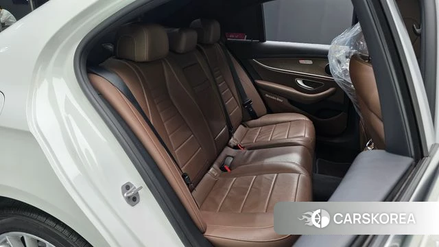 Mercedes-Benz E-Class W213 2022 Белый из Кореи, фото 2
