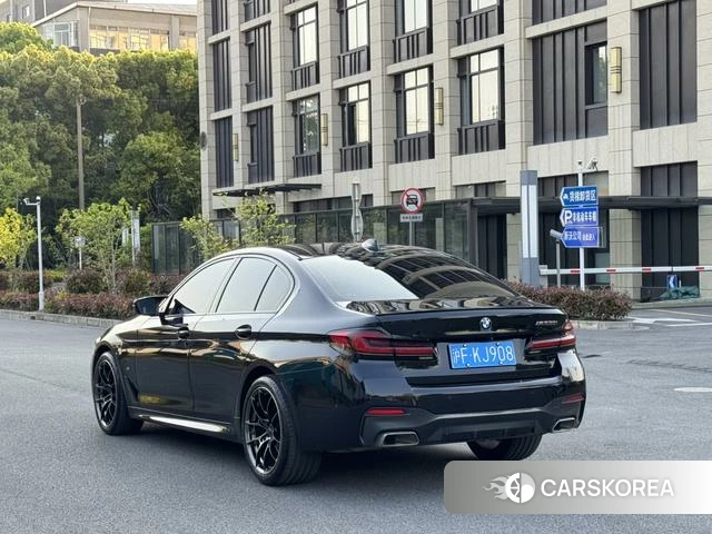 BMW 5 series 2020 Черный из Китая, фото 2