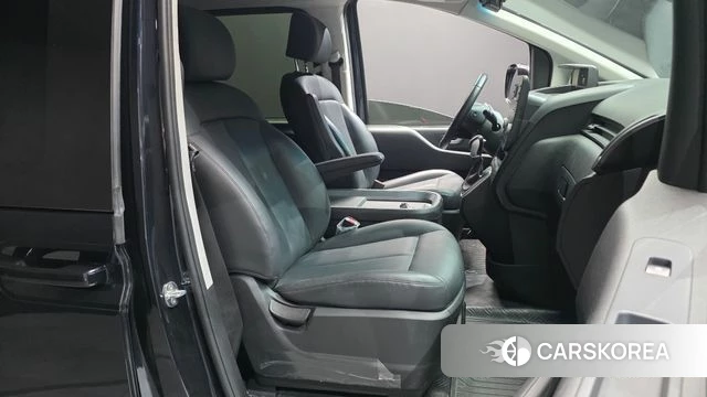 Hyundai Staria 2023 Синий из Кореи, фото 2