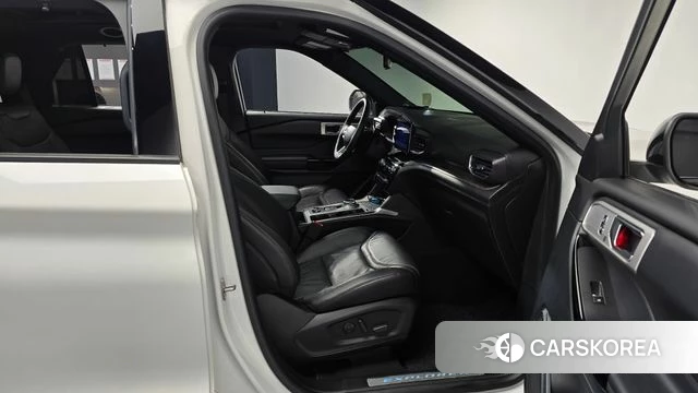 Ford Explorer 6th Generation 2023 Белый из Кореи, фото 2