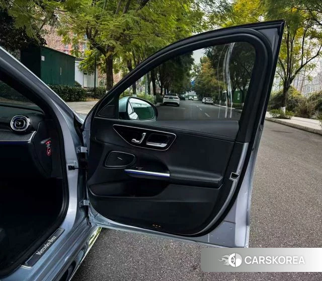 Mercedes-Benz C-class 2023 Серебристо-серый из Китая, фото 2