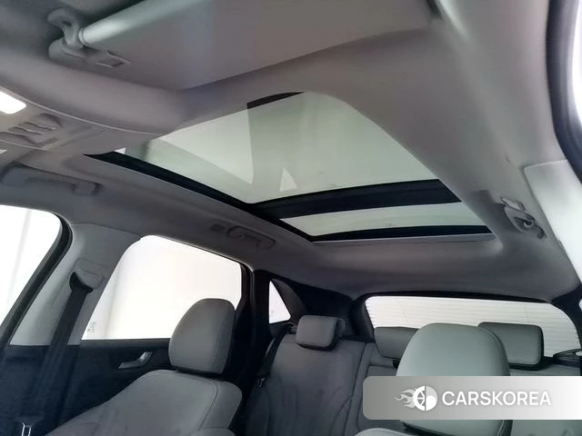 Ford Escape 2023 Белый из Китая, фото 2