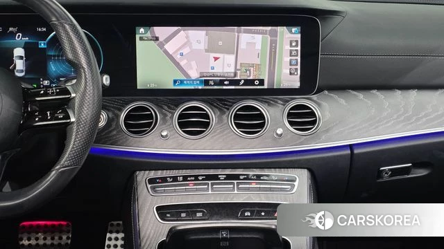 Mercedes-Benz E-Class W213 2022 Белый из Кореи, фото 2