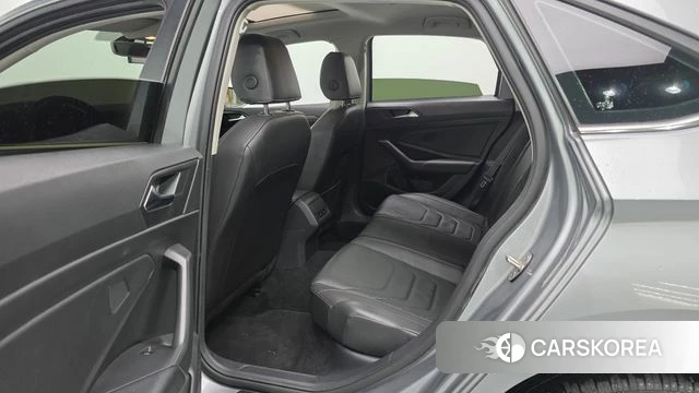 Volkswagen 7th Generation of Jetta 2020 Серебристо-серый из Кореи, фото 2