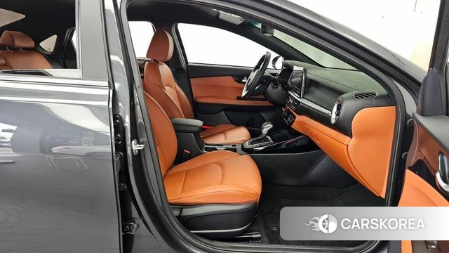 Kia The New K3 2nd generation 2024 Серый из Кореи, фото 2