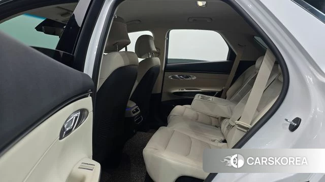 Genesis GV70 2022 Белый из Кореи, фото 2