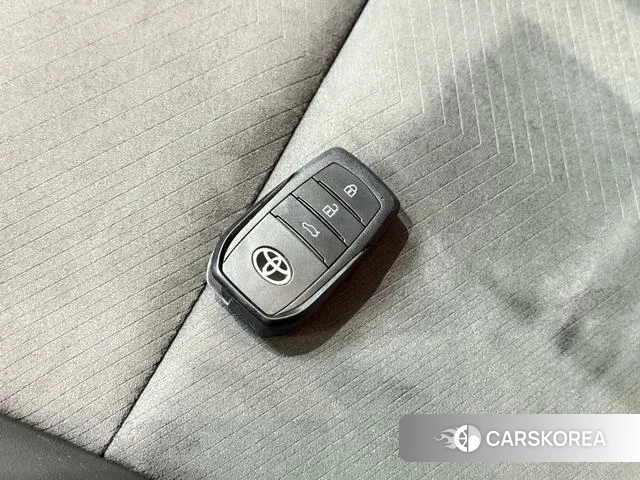 Toyota Camry 2025 Черный из Китая, фото 2