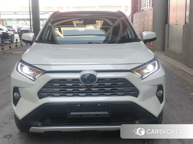 Toyota RAV4 2021 Белый из Китая, фото 2