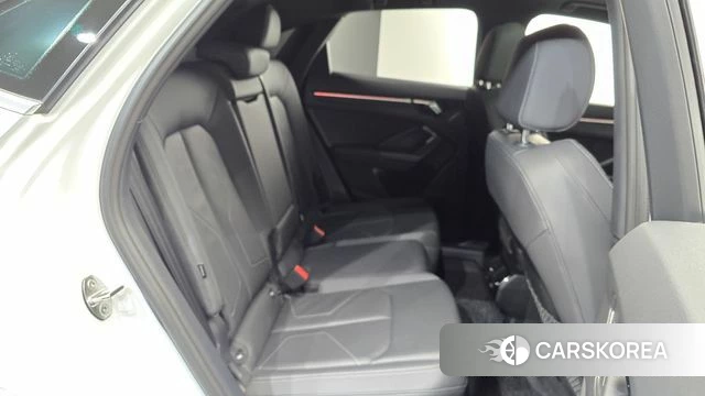 Audi Q3 (F3) 2022 Белый из Кореи, фото 2