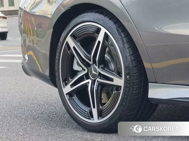 Mercedes-Benz CLA AMG 2024 Серебристо-серый из Китая, фото 2