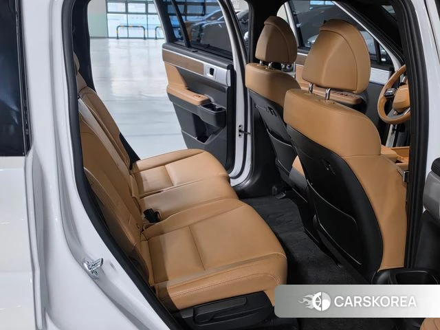 Hyundai Santa Fe (MX5) 2023 Белый из Кореи, фото 2