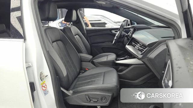 Audi Q4 e-Tron (F4) 2022 Белый из Кореи, фото 3