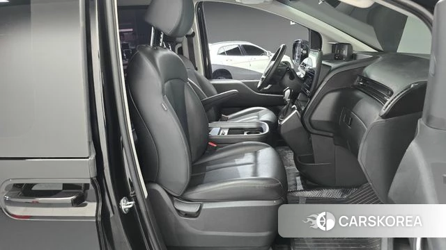 Hyundai Staria 2024 Черный из Кореи, фото 2