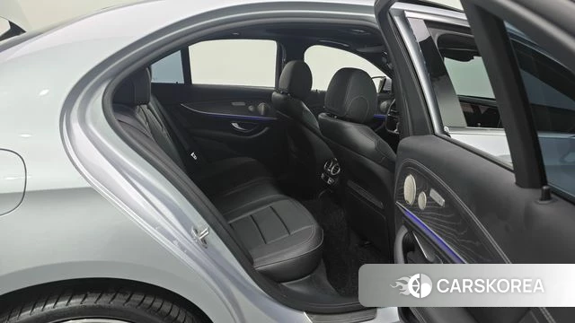 Mercedes-Benz E-Class W213 2022 Серебряный из Кореи, фото 2