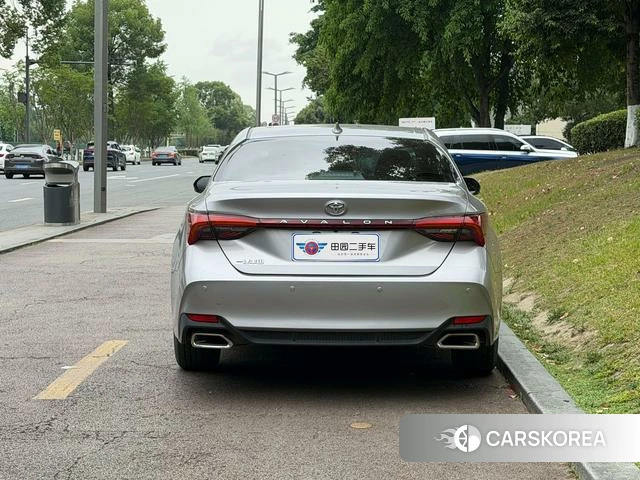 Toyota Avalon 2022 Серебристо-серый из Китая, фото 2