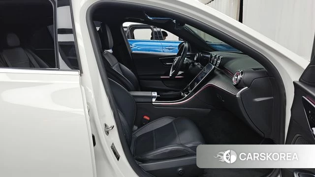 Mercedes-Benz C-Class W206 2022 Белый из Кореи, фото 2