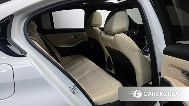 BMW 3 Series (G20) 2024 Белый из Кореи, фото 2