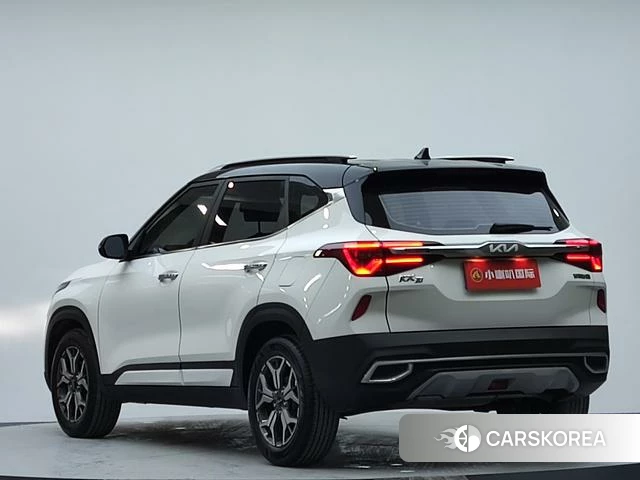 Kia KX3 2022 Белый из Китая, фото 2