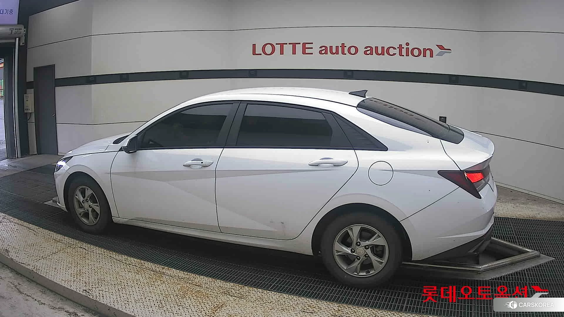 Hyundai Avante 2023 Polar White из Кореи, фото 2