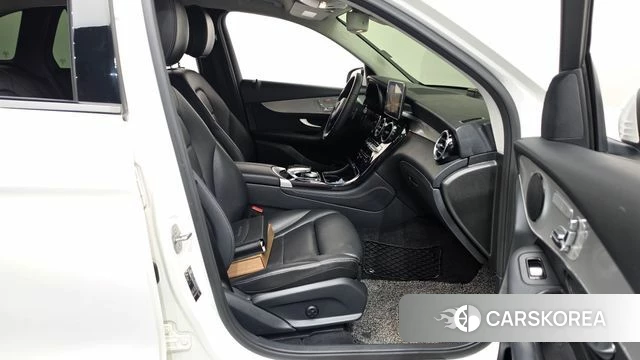 Mercedes-Benz GLC-Class X253 2018 Белый из Кореи, фото 2