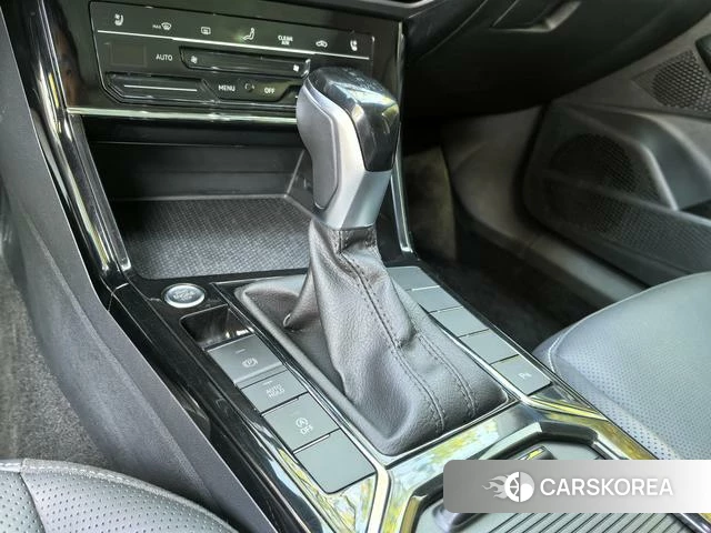 Volkswagen Passat 2023 Черный из Китая, фото 2