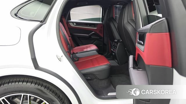 Porsche Cayenne (PO536) 2025 Белый из Кореи, фото 2