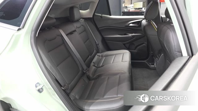 Chevrolet (GM Daewoo) Trax Crossover 2023 Светло-зеленый из Кореи, фото 2