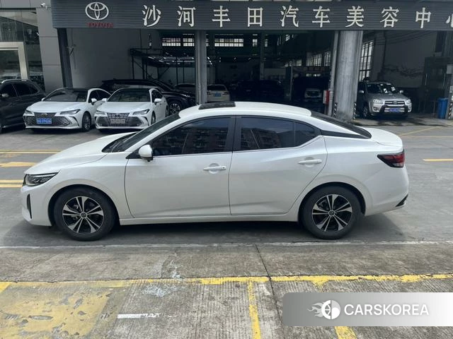 Nissan Sylphy 2023 Белый из Китая, фото 2