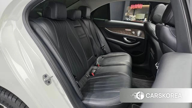 Mercedes-Benz E-Class W213 2020 Белый из Кореи, фото 2