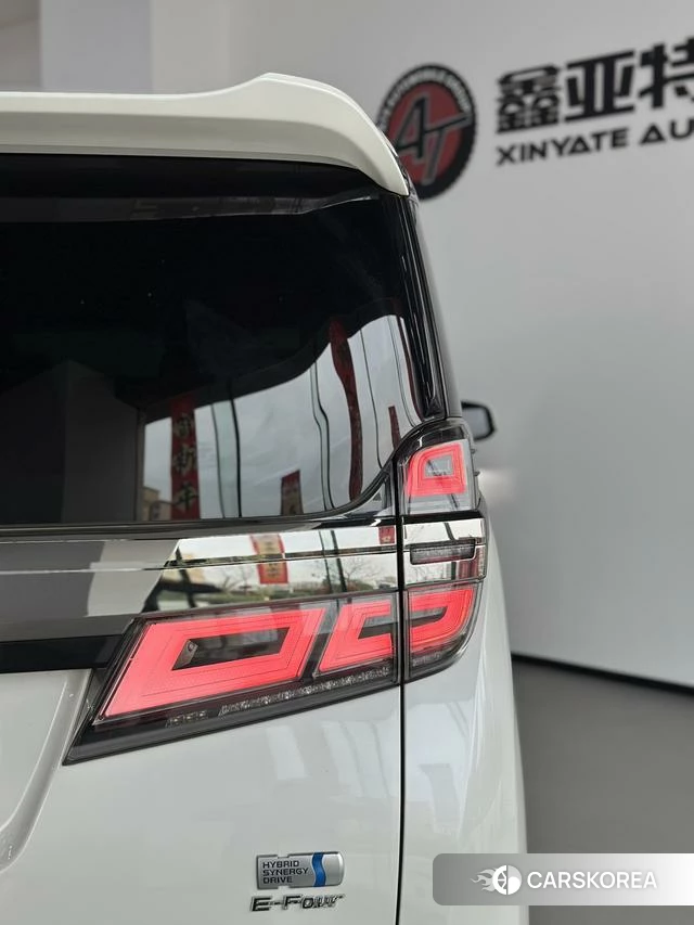 Toyota Vellfire 2021 Белый из Китая, фото 2