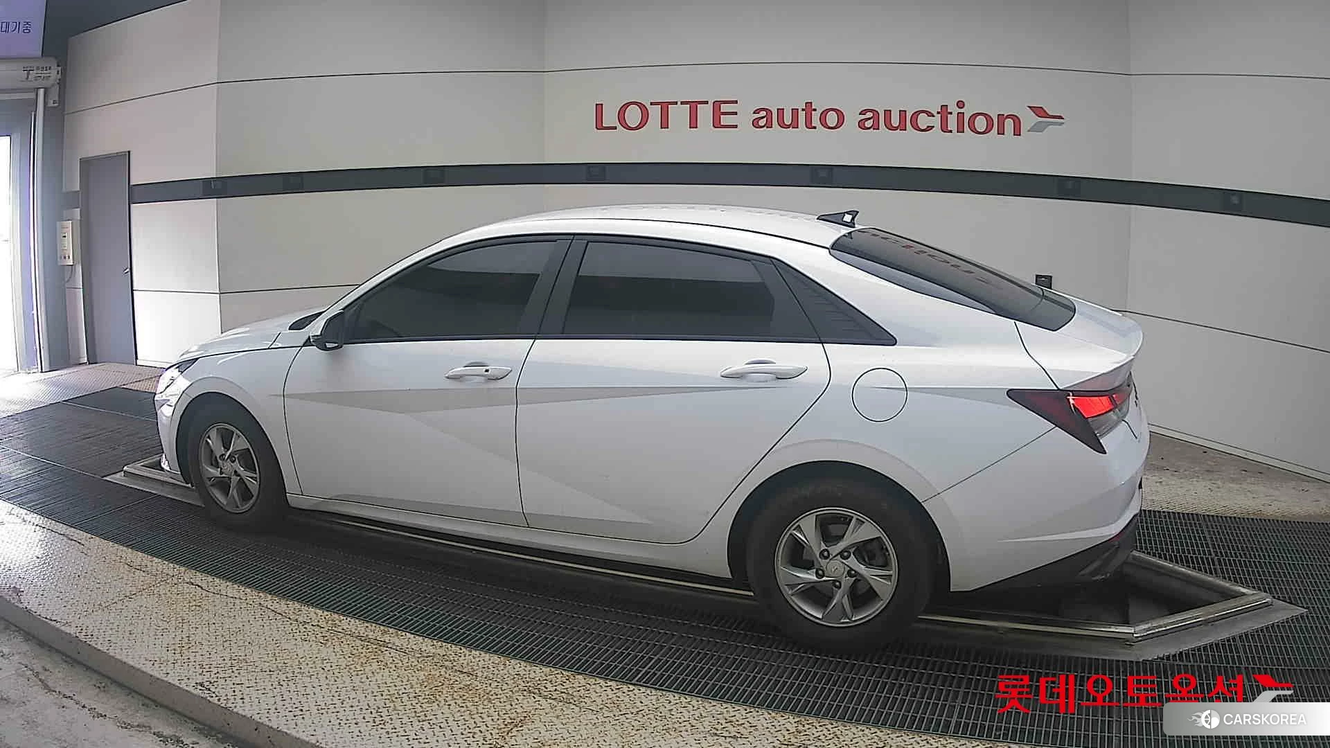 Hyundai Avante 2021 Polar White из Кореи, фото 2
