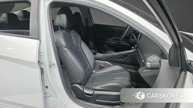Hyundai The New Avante (CN7) 2023 Белый из Кореи, фото 2