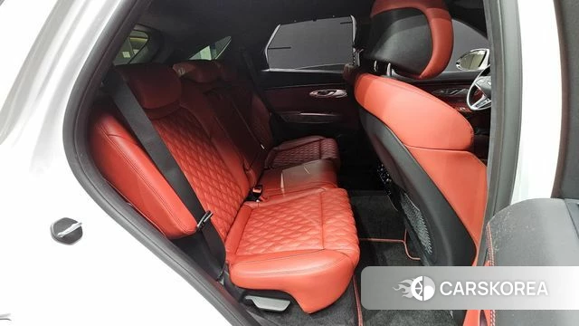 Genesis GV70 2022 Белый из Кореи, фото 2