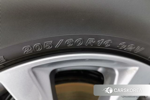 Mazda 3 2024 Белый из Китая, фото 2